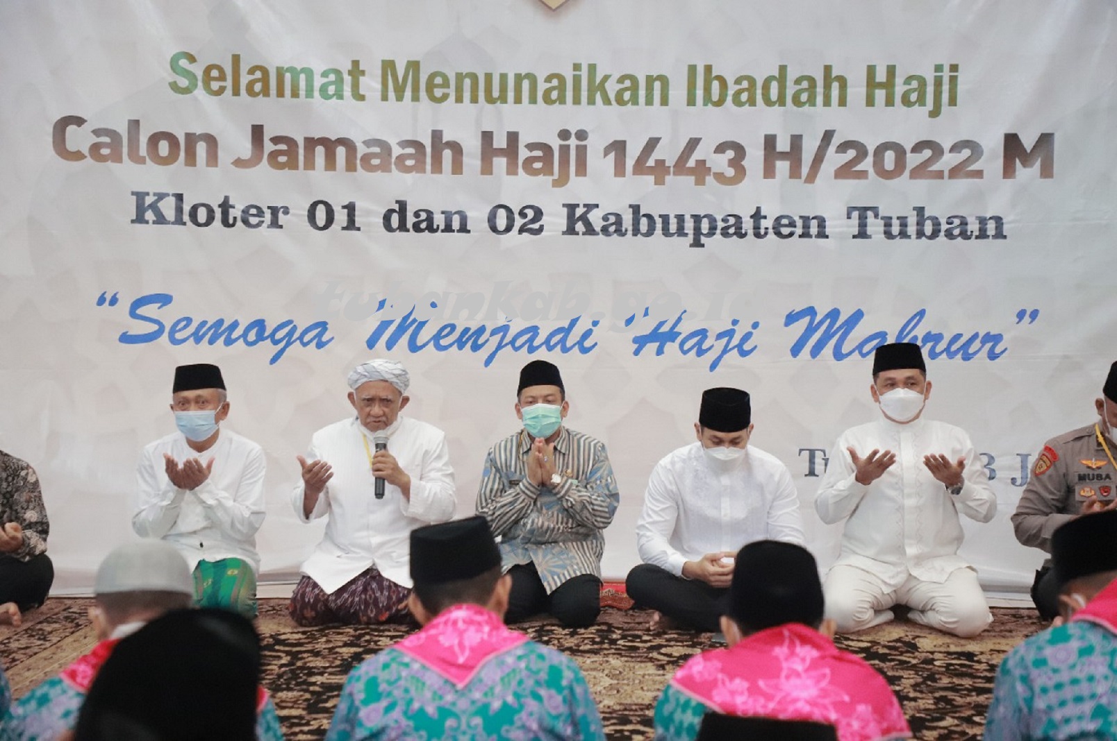 PEMBERANGKATAN 446 CALON JAMAÁH HAJI ASAL TUBAN Situs Resmi