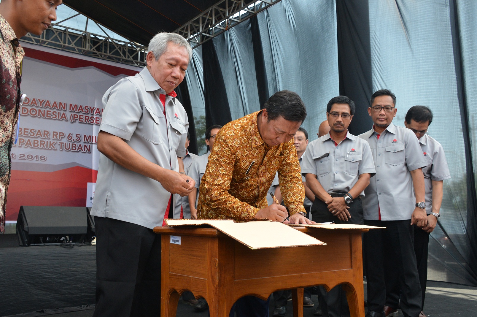 PENANDATANGANAN MOU PEMKAB TUBAN PT SEMEN INDONESIA DAN BANTUAN CSR